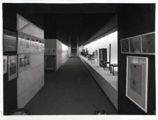 XV Triennale - Le sedie di Charles Rennie Mackintosh - Il corridoio - Filippo Alison
