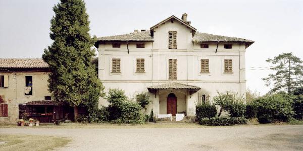 Binasco - Cascina San Giuseppe - Casa padronale - Cortile - Alberi - Cespugli