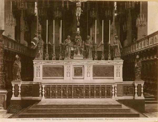 Donatello - Scultura in bronzo - Altare del Santo - Padova - Basilica di Sant'Antonio (Basilica del Santo) - Interno - Veduta frontale