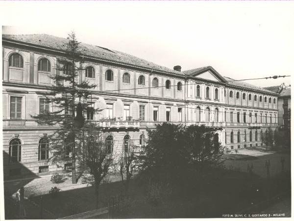 Istituto dei Ciechi di Milano - Via Vivaio - Edificio - Facciata - Giardino