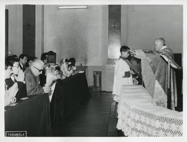 Istituto dei Ciechi di Milano - Cappella - Interno - Celebrazione religiosa - Prima Comunione e Cresima degli allievi dell'Istituto - Benedizione del cardinale