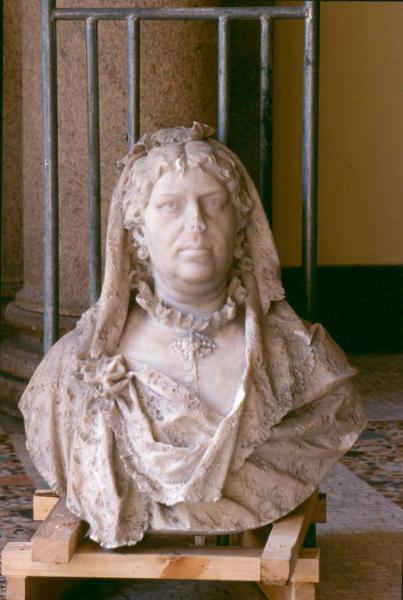 Scultura - Busto in marmo - Ritratto di Giuseppina Castoldi Maroni - Scultore Costantino Pandiani - Istituto dei Ciechi di Milano