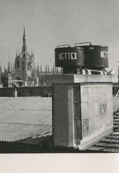 Milano - Depuratore fumi per camini "Nettex" del Grand Hotel Continental - Guglie del Duomo