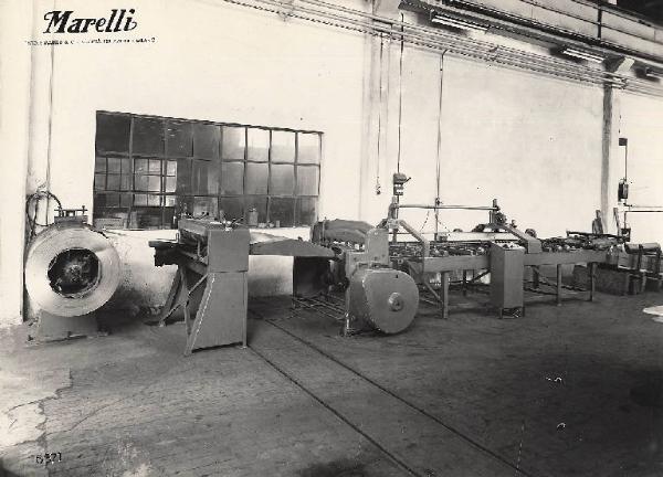 Ercole Marelli (Società) - Reparto di produzione - Impianto per taglio lamierini