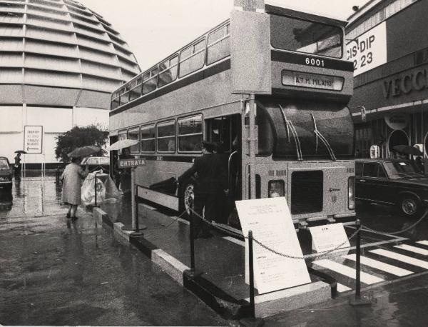 Milano - 50 Fiera Campionaria 1972 - Nuovo autobus Atm suburbano a due piani