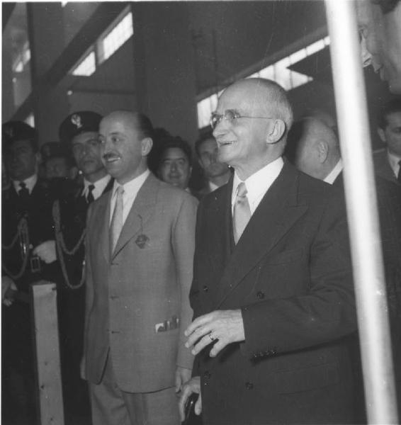 Milano - Fiera campionaria del 1953 - Visita del presidente della Repubblica Luigi Einaudi