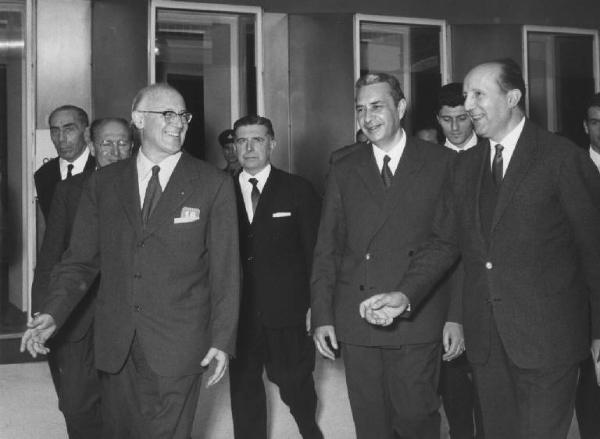 Milano - Fiera campionaria del 1966 - Padiglione della Breda - Visita del Presidente del Consiglio dei ministri Aldo Moro