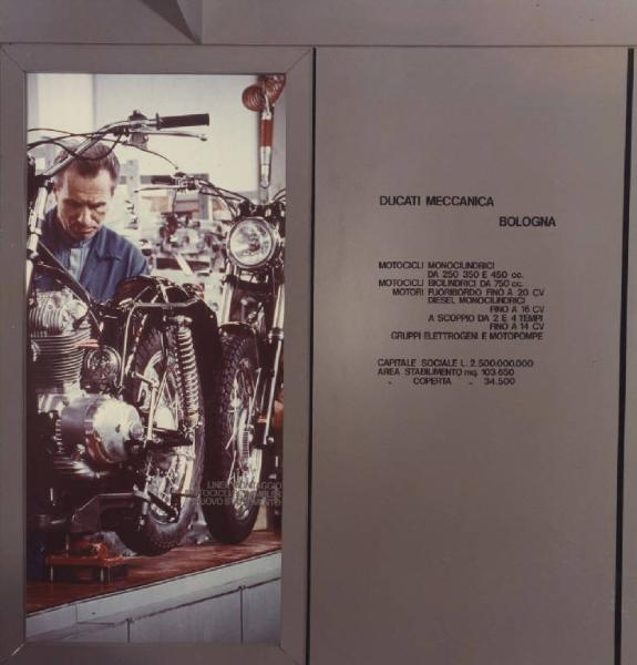 Milano - Fiera campionaria del 1973 - Padiglione dell'EFIM - Pannelli della Società Ducati Meccanica di Bologna