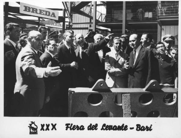 Bari - Fiera del Levante del 1966 - Padiglione della Breda - Visita del Presidente del Consiglio dei Ministri Aldo Moro