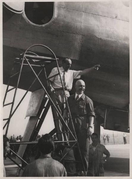 Ernesto Breda (Società) - Aereo Breda BZ 308 - Cerimonia inaugurale del primo volo - Ing. Zappata e il comandante Stoppani