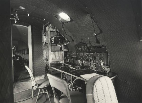 Ernesto Breda (Società) - Aereo quadrimotore di linea ad ala bassa Breda BZ 308 - Posto radiotelegrafista