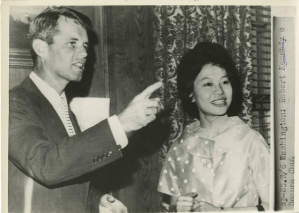 Washington - Robert Kennedy incontra Deanna Chu
