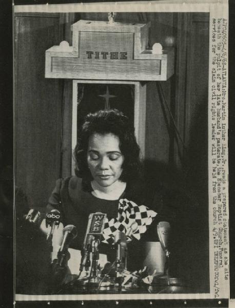 Atlanta (Georgia) - Ebenezer Baptist Church - Ritratto femminile - Discorso di Coretta Scott King - Microfoni