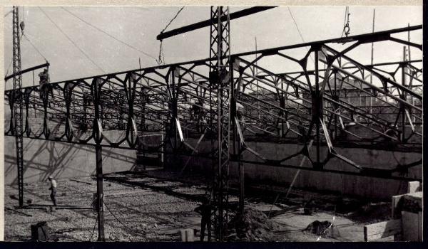 SATAM-Maccio di Villaguardia - veduta della struttura "Covre" per la copertura - aprile 1952