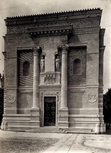 Veduta architettonica - facciata - padiglione espositivo dell'Italia all'Esposizione delle Arti Decorative - Parigi 1925