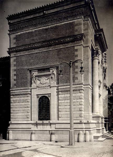 Veduta architettonica - padiglione espositivo dell'Italia all'Esposizione delle Arti Decorative - Parigi 1925 - facciata