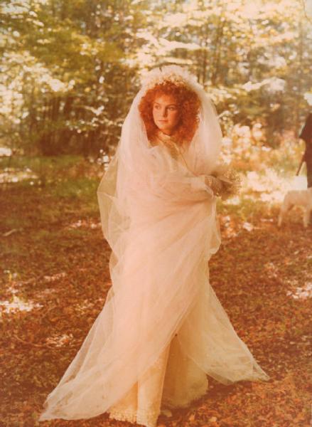 Scena del film "Dimenticare Venezia" - Regia Franco Brusati - 1978 - Un'attrice non identificata in abito da sposa