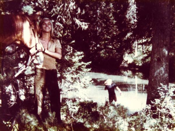 Scena del film "Pane e cioccolata" - Regia Franco Brusati - 1974 - Un attore non identificato e un cavallo