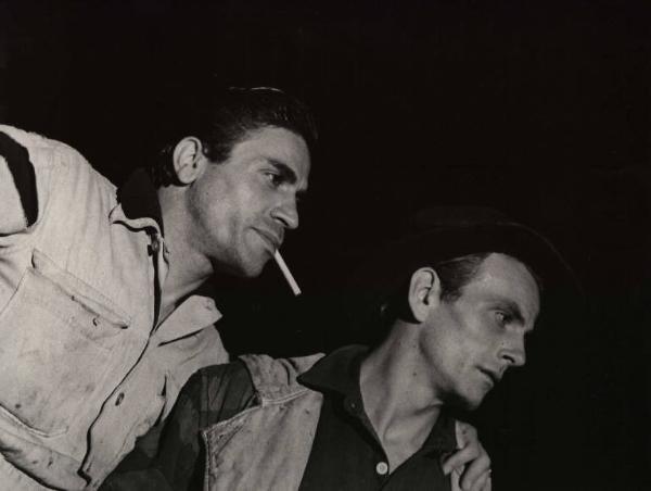 Scena del film "Senza pietà" - Regia Alberto Lattuada - 1948 - Due attori non identificati