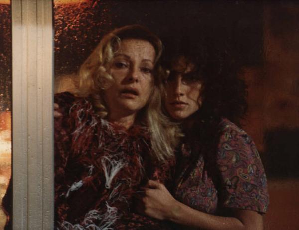 Scena del film "La cicala" - Regia Alberto Lattuada - 1980 - Le attrici Virna Lisi e Clio Goldsmith