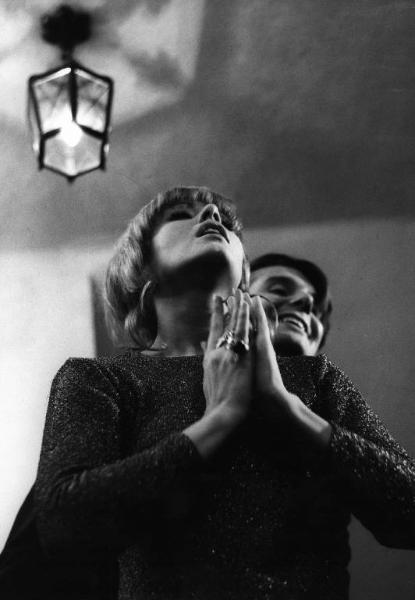 Scena del film "Don Giovanni in Sicilia" - Regia Alberto Lattuada - 1967 - L'attrice Ewa Aulin e un attore non identificato