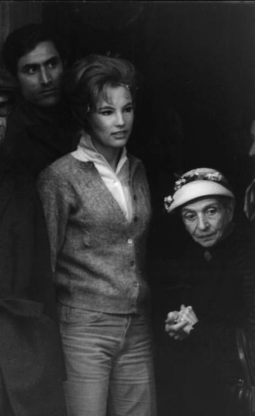 Scena del film "Don Giovanni in Sicilia" - Regia Alberto Lattuada - 1967 - Gli attori Lando Buzzanca, Katia Moguy e un'attrice non identificata