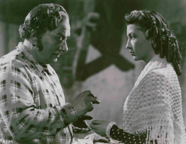 Scena del film "Abbandono" - Regia Mario Mattoli - 1940 - L'attrice Corinne Luchaire e un attore non identificato