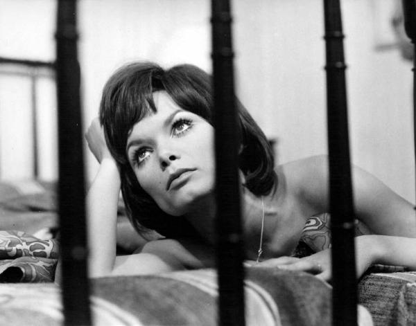 Scena del film "Addio, Alexandra" - Regia Enzo Battaglia - 1969 - L'attrice Colette Descombes