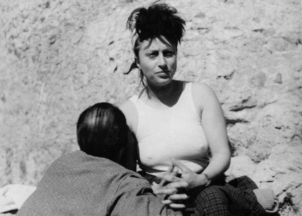 Scena dell'episodio "Il miracolo" del film "L'amore" - Regia Roberto Rossellini - 1948 - L'attrice Anna Magnani