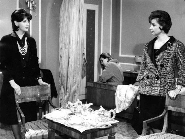 Scena del film "Anima nera" - Regia Roberto Rossellini - 1962 - Le attrici Eleonora Rossi Drago, Annette Stroyberg e Nadja Tiller