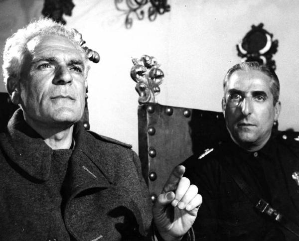 Scena del film "Anni facili" - Regia Luigi Zampa - 1953 - Due attori non identificati in camicia nera fascista