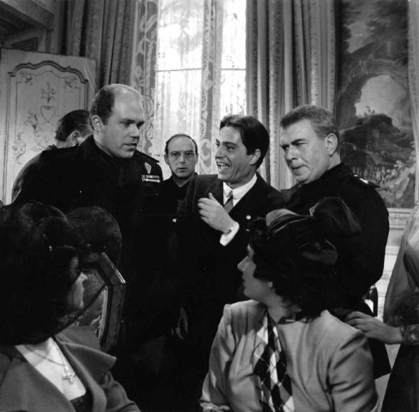 Scena del film "Anni ruggenti" - Regia Luigi Zampa - 1962 - Gli attori Gastone Moschin, Nino Manfredi e Gino Cervi in divisa fascista