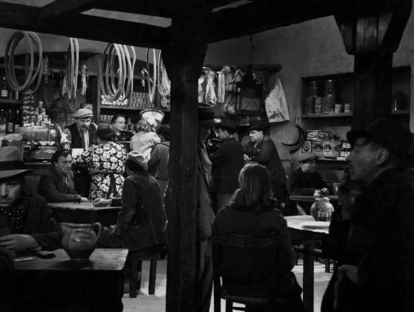 Scena del film "L'argine" - Regia Corrado D'Errico - 1938 - Attori non identificati