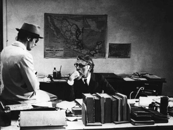 Scena del film "L'assassinio di Trotsky" - Regia Joseph Losey - 1972 - Gli attori Alain Delon e Richard Burton