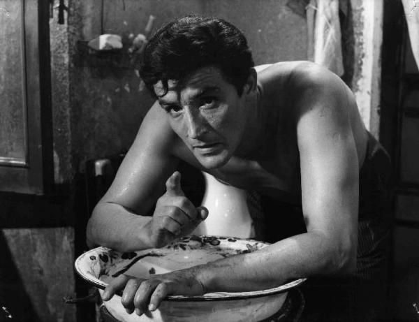 Scena del film "Audace colpo dei soliti ignoti" - Regia Nanni Loy - 1959 - L'attore Vittorio Gassman