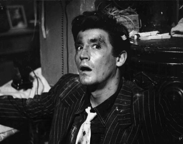 Scena del film "Audace colpo dei soliti ignoti" - Regia Nanni Loy - 1959 - Primo piano dell'attore Vittorio Gassman