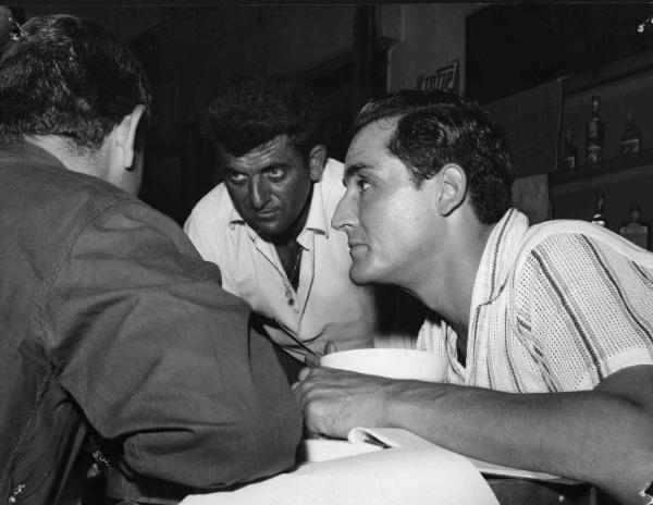 Set del film "Audace colpo dei soliti ignoti" - Regia Nanni Loy - 1959 - Il regista Nanni Loy e l'attore Vittorio Gassman
