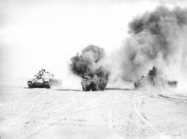Set del film "La battaglia del Sinai" - Regia Maurizio Lucidi - 1968 - Carri armati nel deserto