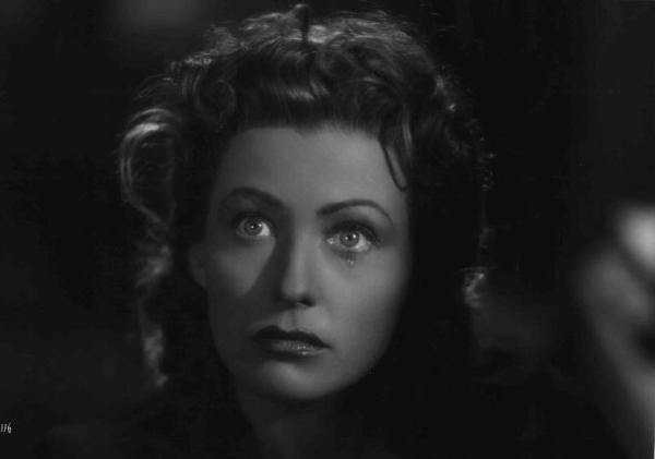 Scena del film "Beatrice Cenci" - Regia Guido Brignone - 1941 - Primo piano dell'attrice Carola Hohn