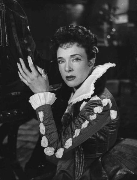 Scena del film "Beatrice Cenci" - Regia Riccardo Freda - 1956 - L'attrice Micheline Presle