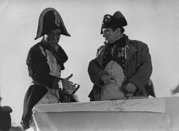 Scena del film "Campo di Maggio" - Giovacchino Forzano - 1935 - L'attore Corrado Racca, nei pani di Napoleone Bonaparte, e un attore non identificato