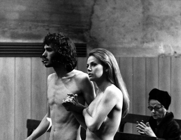 Scena del film "I cannibali" - Liliana Cavani - 1969 - Gli attori Pierre ClÃ©menti e Britt Ekland
