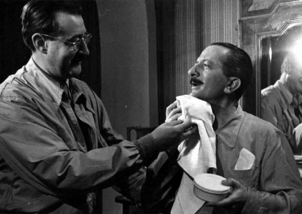 Set del film "Il capitano degli ussari" - Stephan Szekely - 1940 - Il regista Stephan Szekely e l'attore Enrico Viarisio