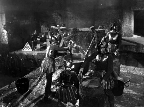 Scena del film "Capitan Tempesta" - Corrado D'Errico - 1941 - Attori non identificati in armatura