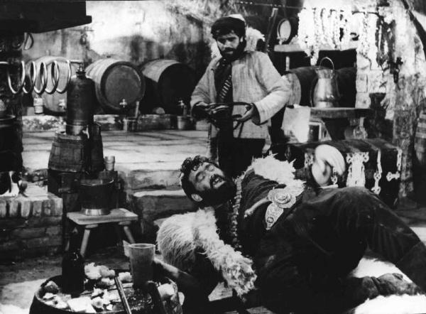 Scena del film "Una carabina per Schut" - Regia Robert Siodmak - 1964 - Due attori non identificati