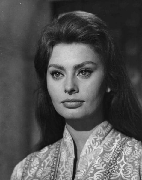 Scena del film "El Cid" - Regia Anthony Mann - 1961 - L'attrice Sophia Loren in un primo piano