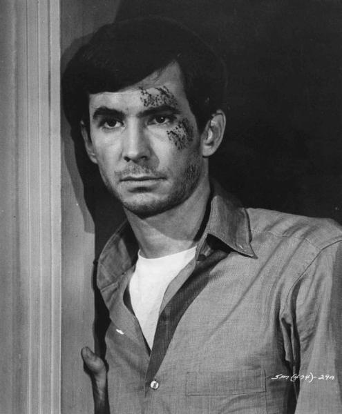 Scena del film "Il coltello nella piaga" - Regia Anatole Litvak- 1962 - L'attore Anthony Perkins in primo piano.
