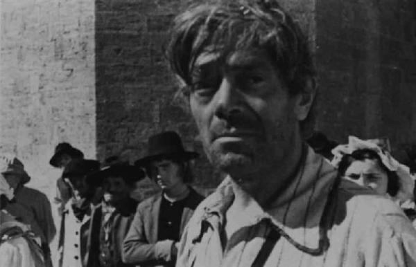 Scena del film "Il Conte di Brechard" - Regia Mario Bonnard - 1938 - Un attore non identificato in un primo piano