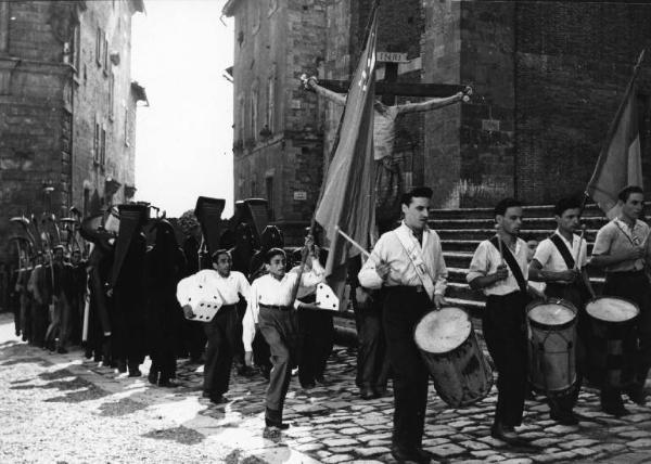 Set del film "Il Cristo proibito" - Regia Curzio Malaparte- 1950 - Scena di processione.