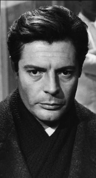 Set del film "Cronaca familiare" - Regia Valerio Zurlini 1962 - Primo piano dell'attore Marcello Mastroianni.